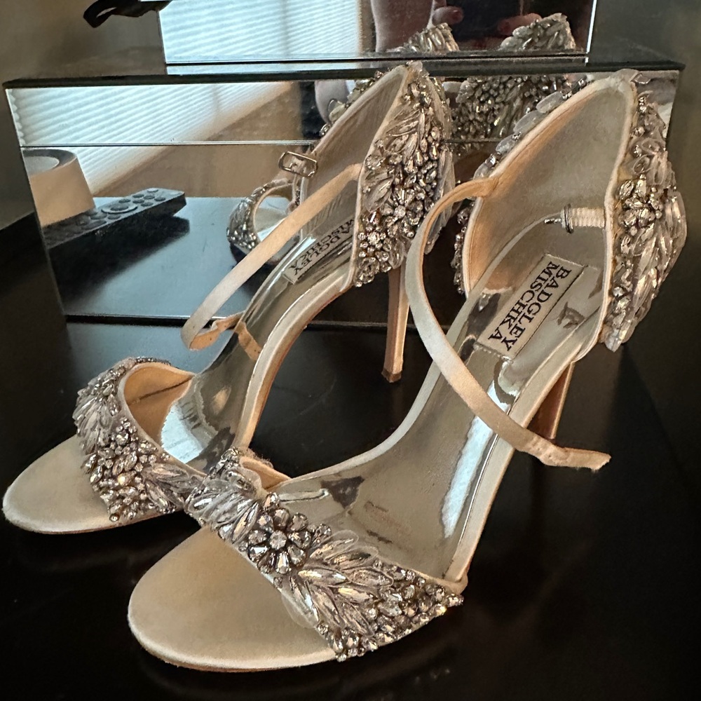 Badgley Mischka Silver Embellished Women's Heels